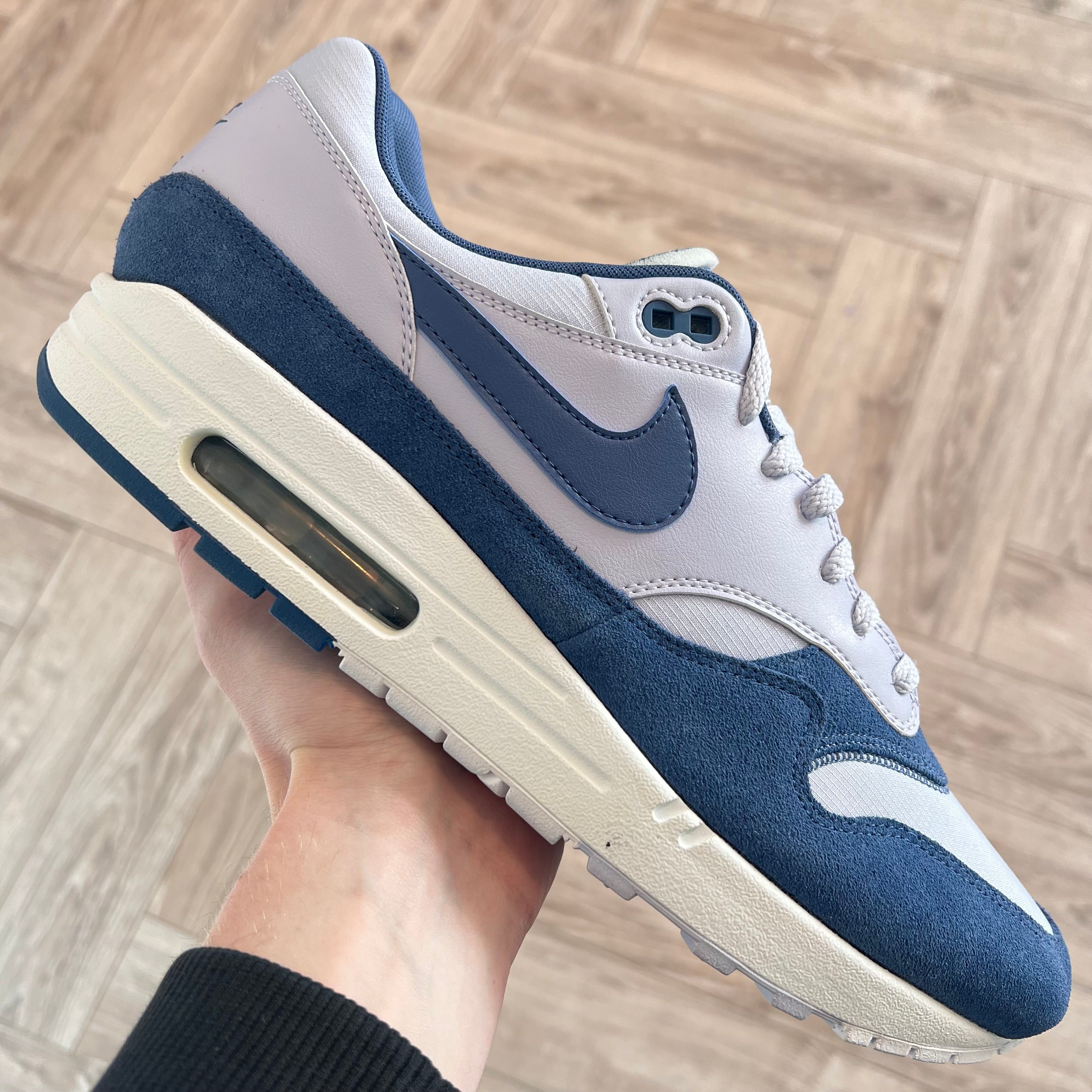 nike air max 1 ghost navy