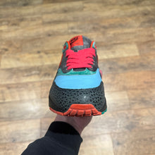 Load image into Gallery viewer, Nike Air Max 1 Supreme Tech Pack (UK9)