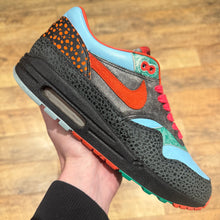 Load image into Gallery viewer, Nike Air Max 1 Supreme Tech Pack (UK9)
