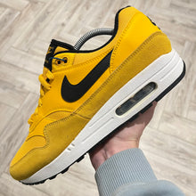 Load image into Gallery viewer, Nike Air Max 1 University Gold (UK9.5)
