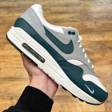 Load image into Gallery viewer, Nike Air Max 1 LV8 Dark Teal (UK12)
