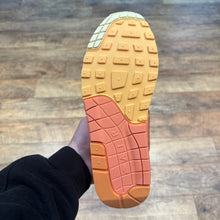 Load image into Gallery viewer, Nike Air Max 1 Familia Puerto Rico Orange Frost (UK8)
