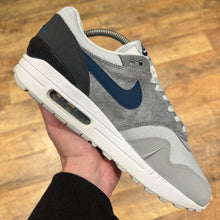 Load image into Gallery viewer, Nike Air Max 1 City Pack London (UK9)
