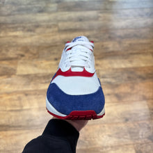 Load image into Gallery viewer, Nike Air Max 1 USA (UK8.5)
