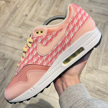 Load image into Gallery viewer, Nike Air Max 1 Strawberry Lemonade (UK9)
