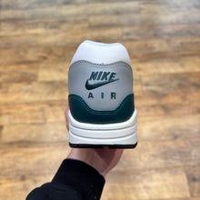 Load image into Gallery viewer, Nike Air Max 1 LV8 Dark Teal (UK12)
