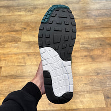 Load image into Gallery viewer, Nike Air Max 1 LV8 Dark Teal (UK12)
