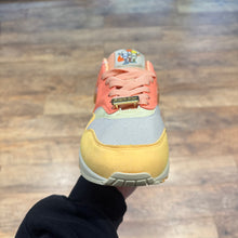 Load image into Gallery viewer, Nike Air Max 1 Familia Puerto Rico Orange Frost (UK8)
