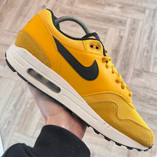 Load image into Gallery viewer, Nike Air Max 1 University Gold (UK8.5)
