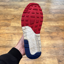 Load image into Gallery viewer, Nike Air Max 1 USA (UK8.5)
