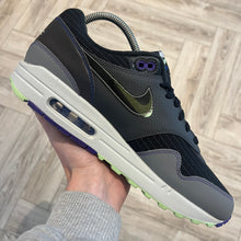 Load image into Gallery viewer, Nike Air Max 1 Future Swoosh (UK9)
