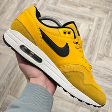 Load image into Gallery viewer, Nike Air Max 1 University Gold (UK9.5)
