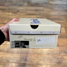 Load image into Gallery viewer, Nike Air Max 1 Familia Puerto Rico Orange Frost (UK8)
