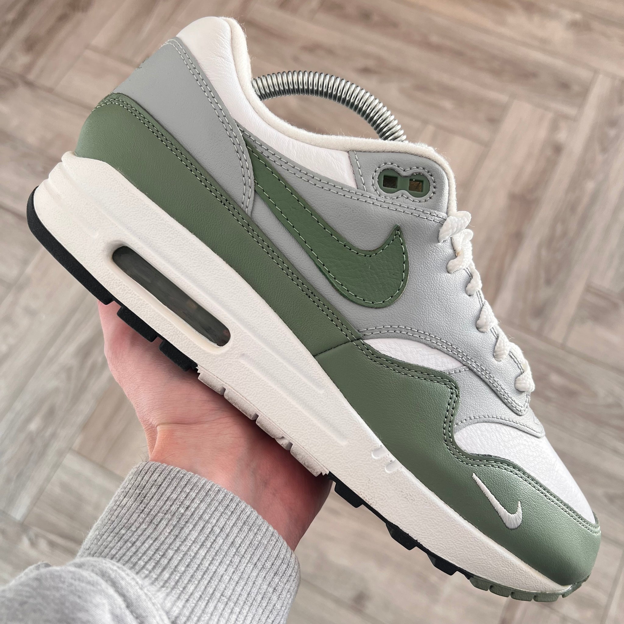 Nike Air Max 1 LV8 Spiral Sage UK7.5