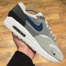 Load image into Gallery viewer, Nike Air Max 1 City Pack London (UK9)
