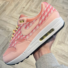 Load image into Gallery viewer, Nike Air Max 1 Strawberry Lemonade (UK9)
