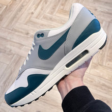 Load image into Gallery viewer, Nike Air Max 1 LV8 Dark Teal (UK12)
