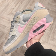 Load image into Gallery viewer, Nike Air Max 90 Vast Grey Pink (UK9)
