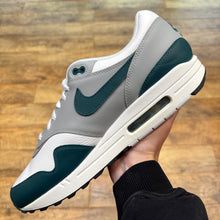 Load image into Gallery viewer, Nike Air Max 1 LV8 Dark Teal (UK12)
