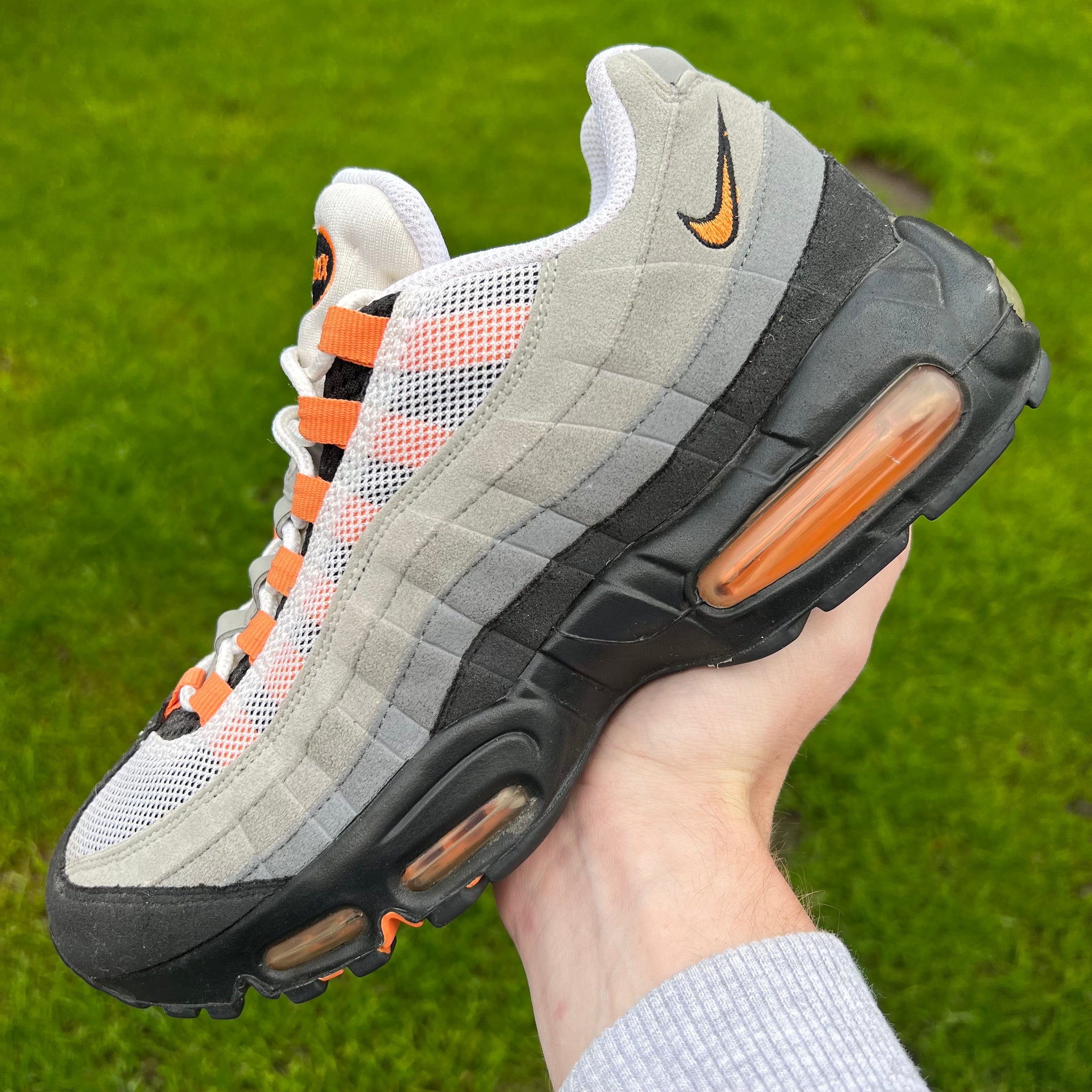 Orange black white sale air max 95