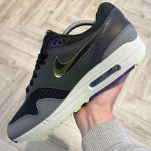 Load image into Gallery viewer, Nike Air Max 1 Future Swoosh (UK9)
