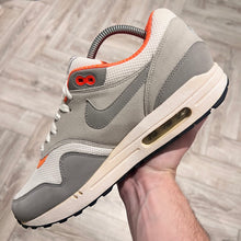 Load image into Gallery viewer, Nike Air Max 1 Total Orange (UK8.5)
