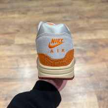 Load image into Gallery viewer, Nike Air Max 1 Master Magma (UK9)
