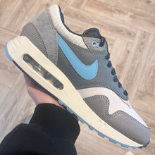 Load image into Gallery viewer, Nike Air Max 1 ‘86 Chicago (UK8.5)
