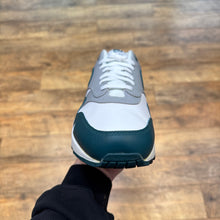 Load image into Gallery viewer, Nike Air Max 1 LV8 Dark Teal (UK12)
