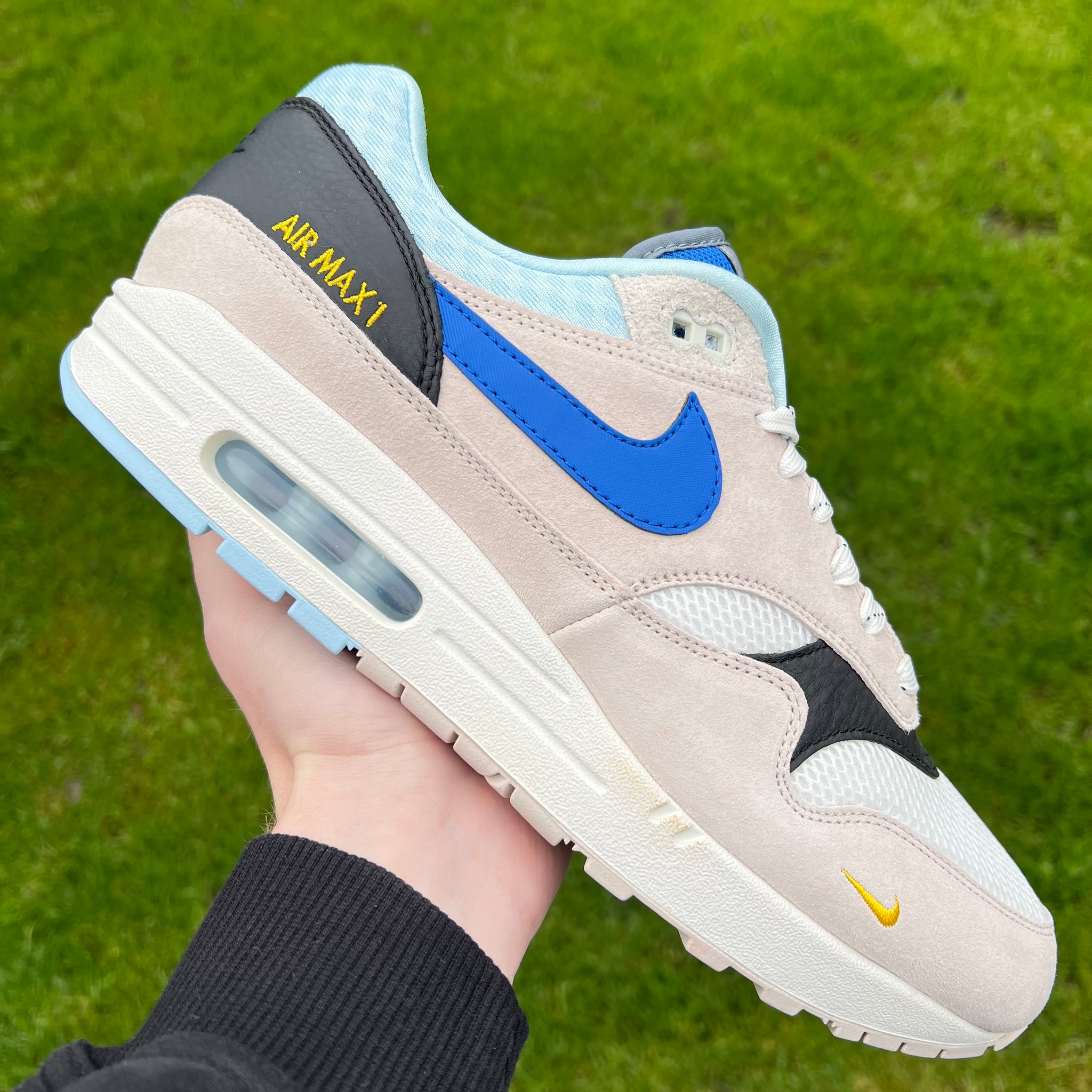 Nike air max dusk to dawn hotsell