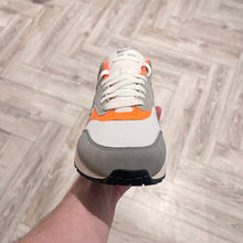 Load image into Gallery viewer, Nike Air Max 1 Total Orange (UK8.5)
