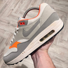 Load image into Gallery viewer, Nike Air Max 1 Total Orange (UK8.5)
