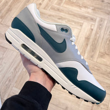 Load image into Gallery viewer, Nike Air Max 1 LV8 Dark Teal (UK12)
