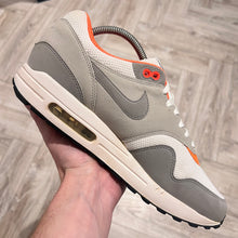 Load image into Gallery viewer, Nike Air Max 1 Total Orange (UK8.5)
