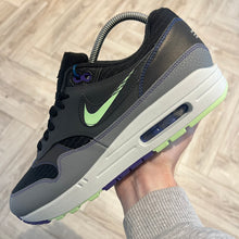 Load image into Gallery viewer, Nike Air Max 1 Future Swoosh (UK9)
