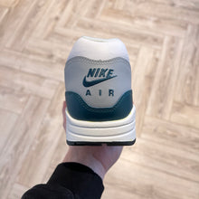 Load image into Gallery viewer, Nike Air Max 1 LV8 Dark Teal (UK12)
