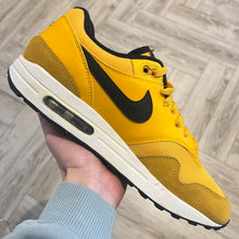 Load image into Gallery viewer, Nike Air Max 1 University Gold (UK10)
