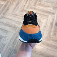 Load image into Gallery viewer, Nike Air Max 1 Swipa (UK8)
