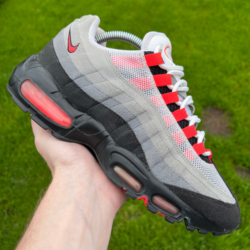 Nike Air Max 95 OG Solar Red size 5y