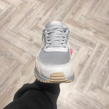 Load image into Gallery viewer, Nike Air Max 90 Vast Grey Pink (UK9)
