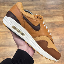 Load image into Gallery viewer, Nike Air Max 1 SNKRS Brown (UK9)
