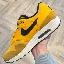 Load image into Gallery viewer, Nike Air Max 1 University Gold (UK10)
