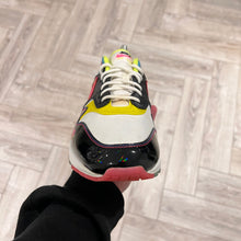 Load image into Gallery viewer, Nike Air Max 1 Hyper Pink (UK8)
