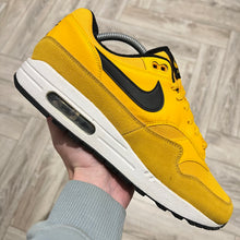 Load image into Gallery viewer, Nike Air Max 1 University Gold (UK9.5)
