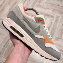 Load image into Gallery viewer, Nike Air Max 1 Total Orange (UK8.5)
