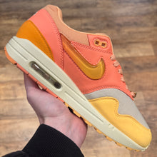 Load image into Gallery viewer, Nike Air Max 1 Familia Puerto Rico Orange Frost (UK8)
