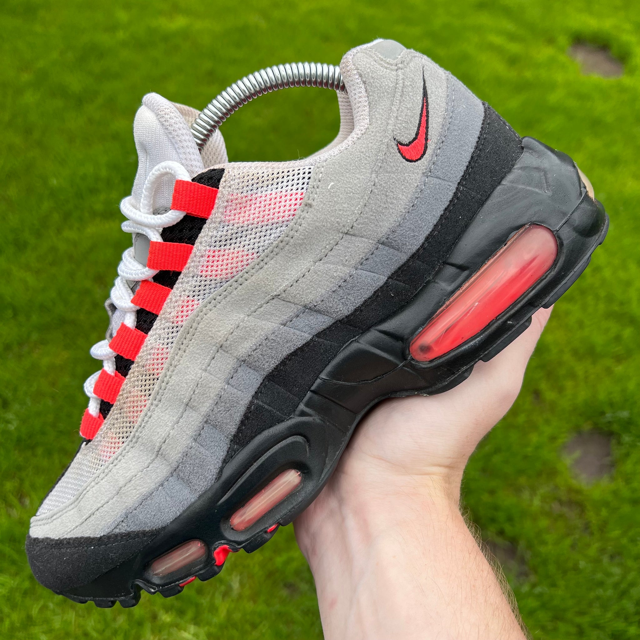 Solar red nike air max clearance 95