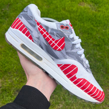 Load image into Gallery viewer, Nike Air Max 1 Los Primeros (UK8.5)
