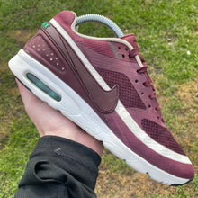 Load image into Gallery viewer, Nike Air Max Ultra BW Maroon (UK6.5)
