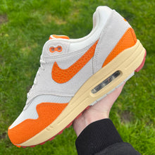 Load image into Gallery viewer, Nike Air Max 1 Master Magma (UK8)
